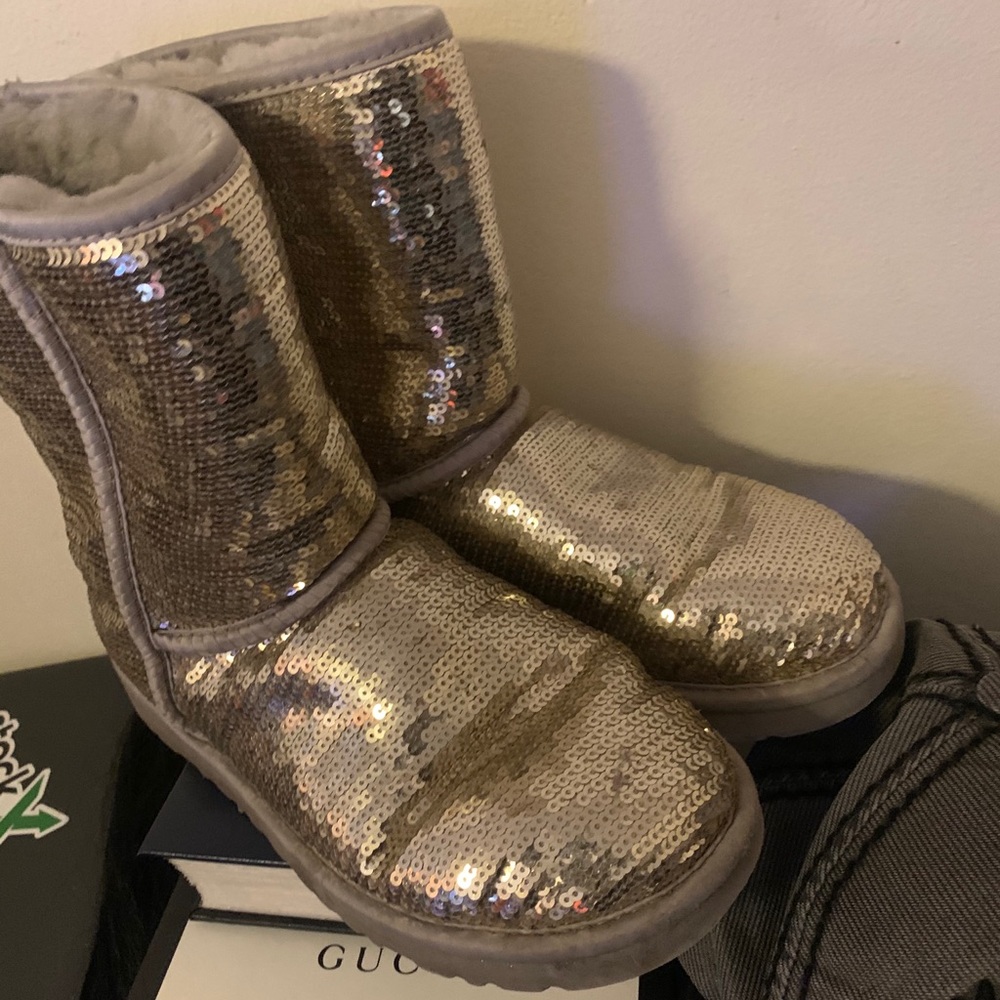 Women’s size 7 grey sequins Ugg’s